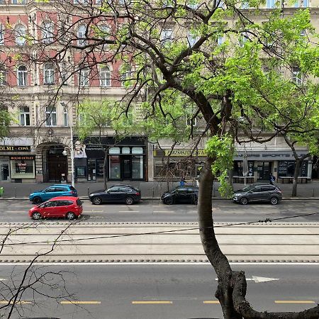 Luxury Apartment In The Central Budapest Eksteriør billede