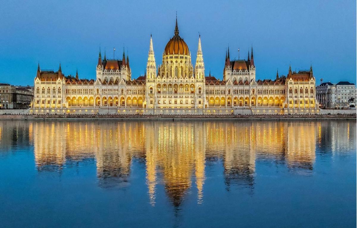 Luxury Apartment In The Central Budapest Eksteriør billede