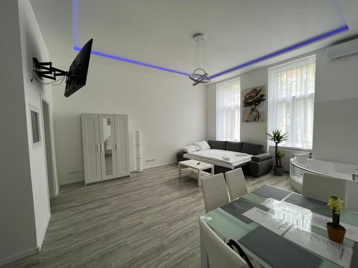Luxury Apartment In The Central Budapest Eksteriør billede